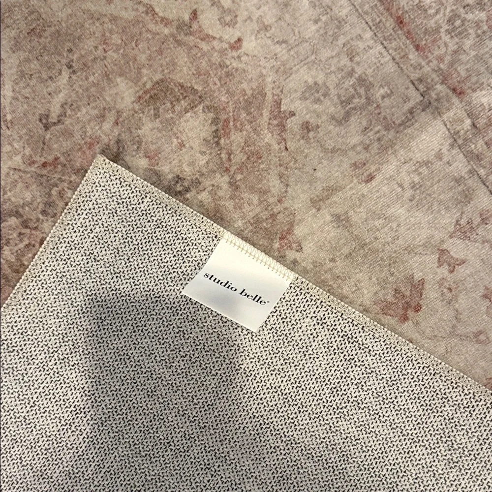 Elegant Cream and Pink Runner Rug